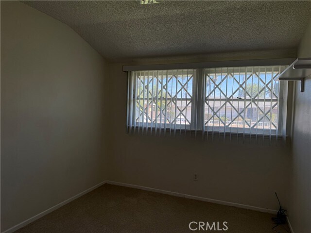 Building Photo - 11543 Swinton Ave