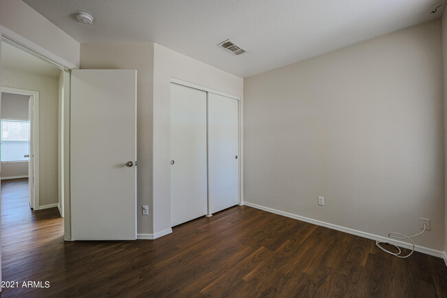 Building Photo - 4807 W Ponderosa Ln