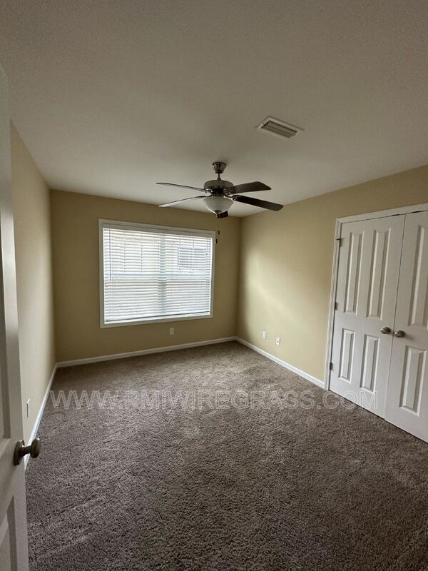 Building Photo - 214 Winterberry Way