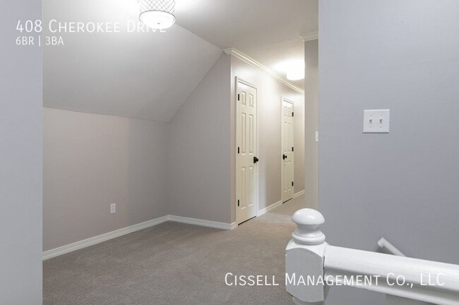 Building Photo - 408 Cherokee Dr