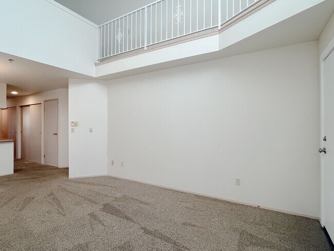Building Photo - Natural Light Filled 2bd/2bth Loft Condo in Crown Hill, $2,550/mo.