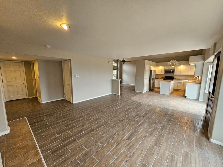 Building Photo - 6672 Wild Indigo Dr