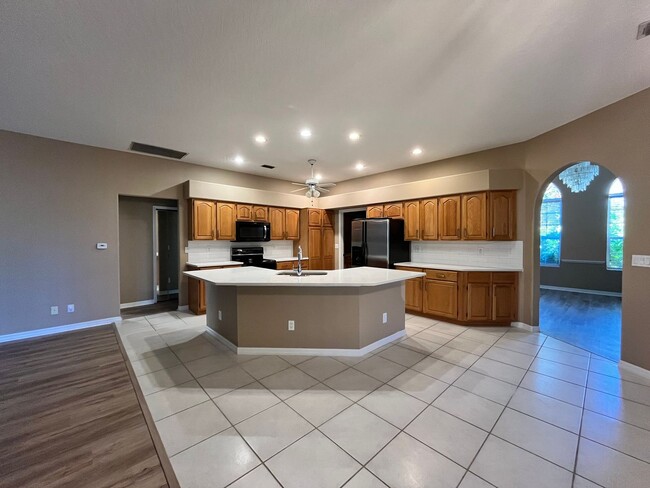 Building Photo - 4/3 Executive Brick Home