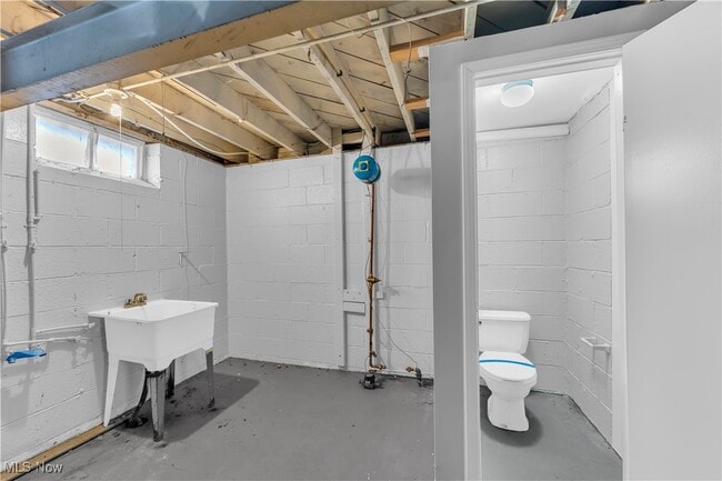 Building Photo - 4852 E 94th St