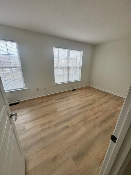 Building Photo - 1496 Artisan Ct