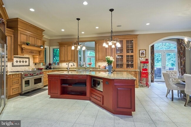 Building Photo - 7841 Montvale Way