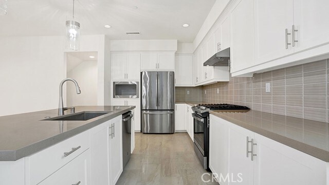 Building Photo - 137 Mirth