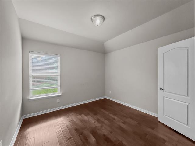 Building Photo - 3205 Ridgeway Dr