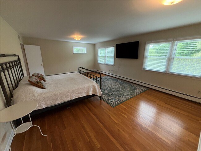 Building Photo - 29 Eastview Dr