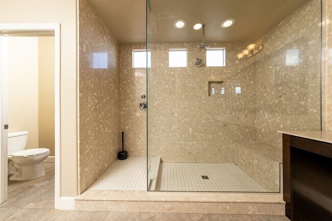 Building Photo - 5bd/3ba, 3969 sq ft Home in Gated Community in Vista!