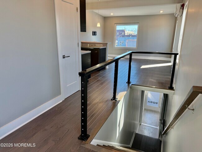 Building Photo - 909 Asbury Ave