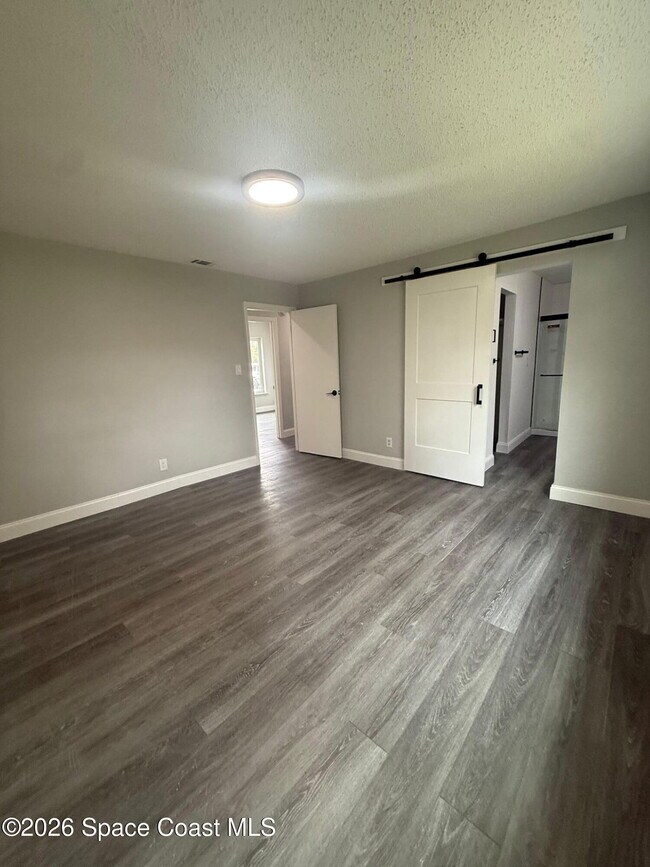 Building Photo - 130 Cascade Ave SE