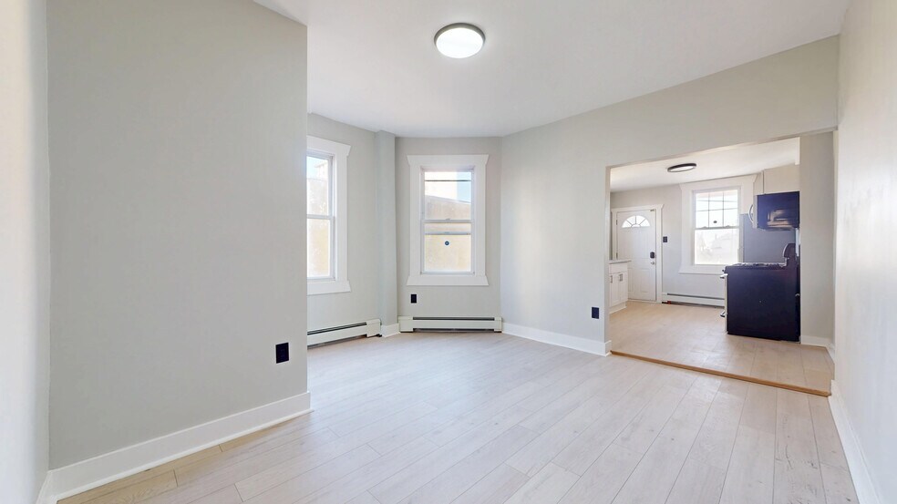Building Photo - 203 S Metropolitan Ave