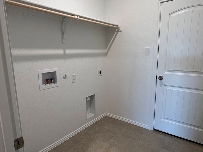 Building Photo - Gorgeous House for rent in Cleburne !!