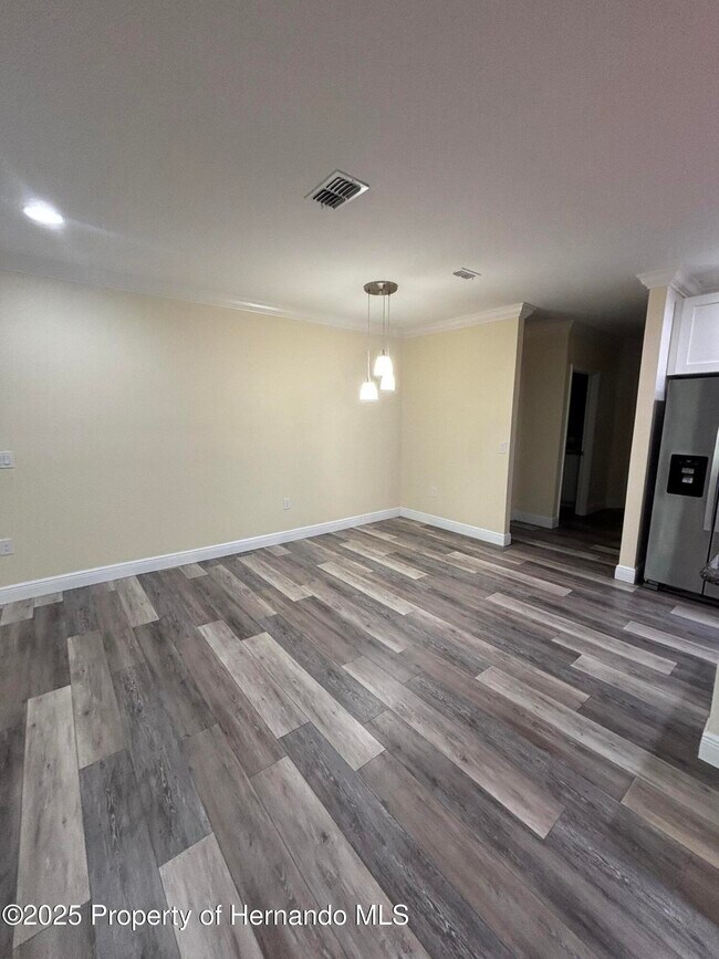 Building Photo - 1159 MacFarlane Ave