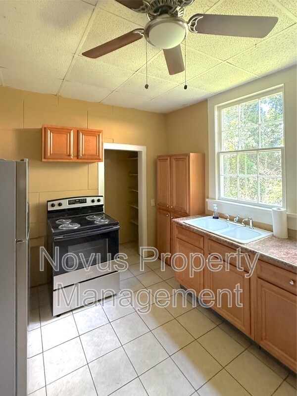 Building Photo - 209 Wedowee St
