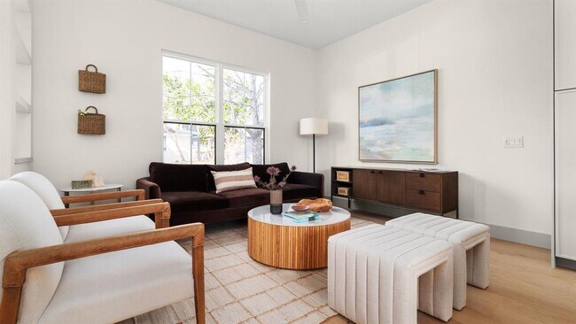 Building Photo - 4901 Gladeview Dr