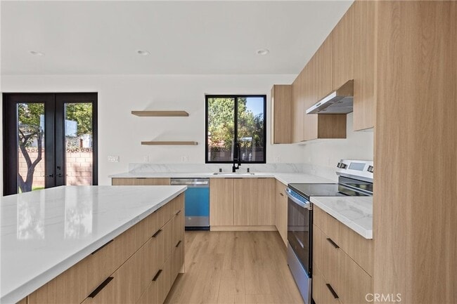 Building Photo - 11145 Hortense St