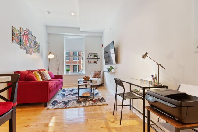 Primary Photo - 248 Market St