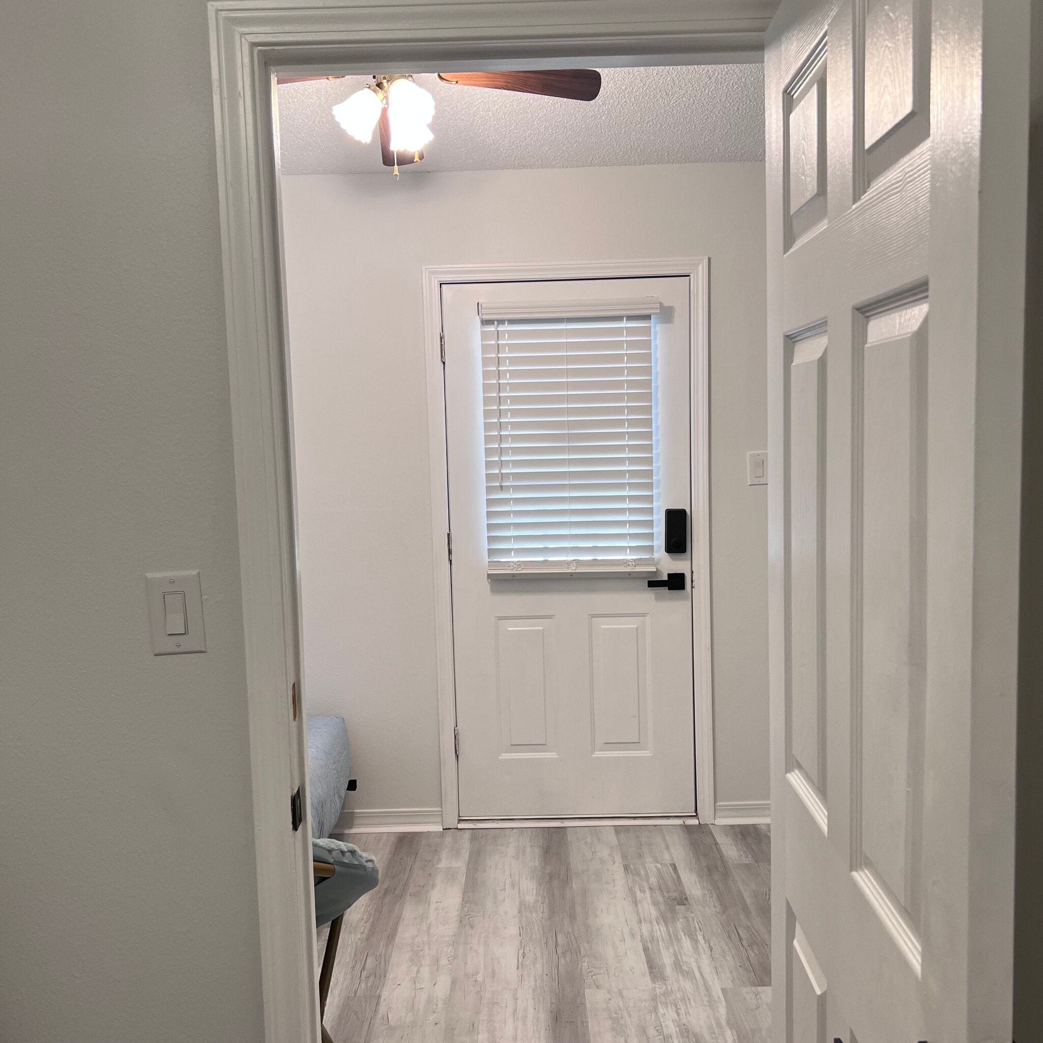 Building Photo - 4584 Tamarind Dr