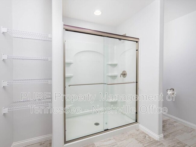 Building Photo - 631 Silva Ln