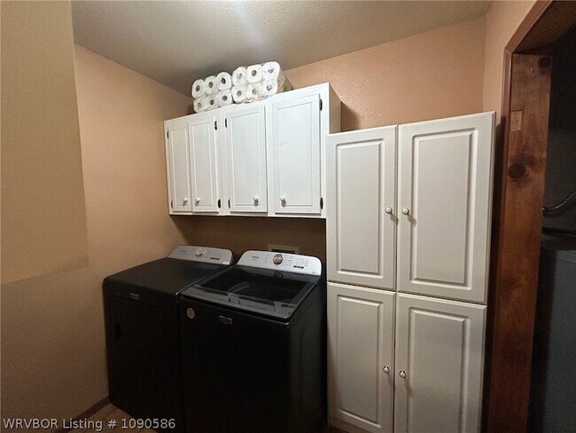 Building Photo - 17793 Orchard Ln