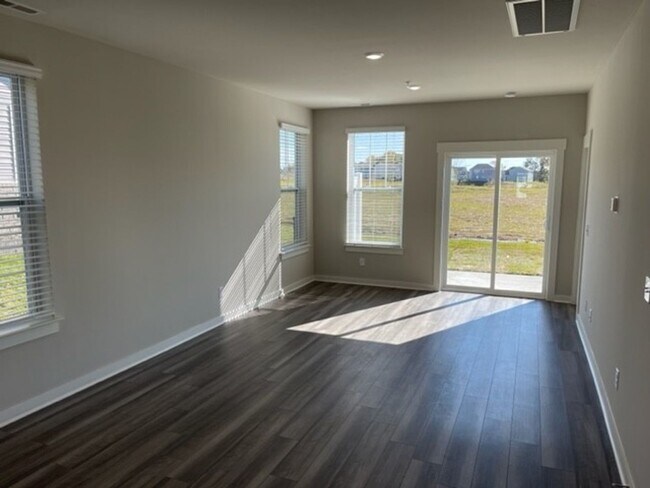 Building Photo - Stunning home in Sawgrass
