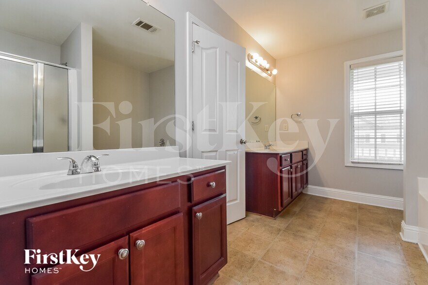 Building Photo - 5681 Apple Grove Rd NE