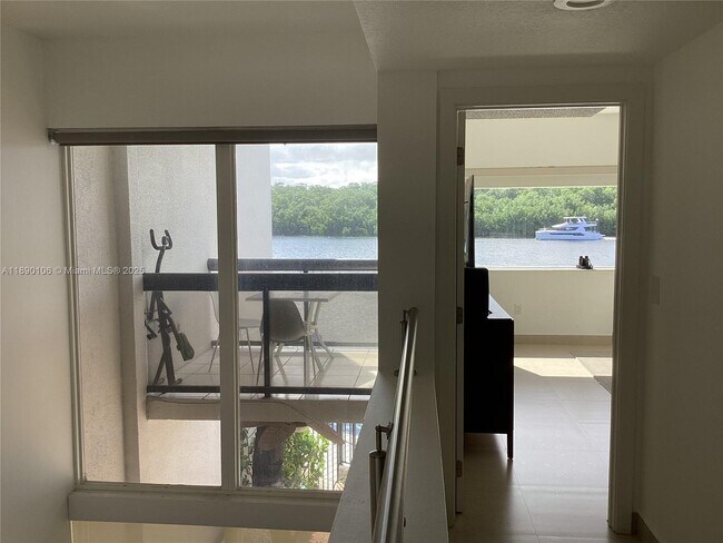 Building Photo - 460 Poinciana Island Dr