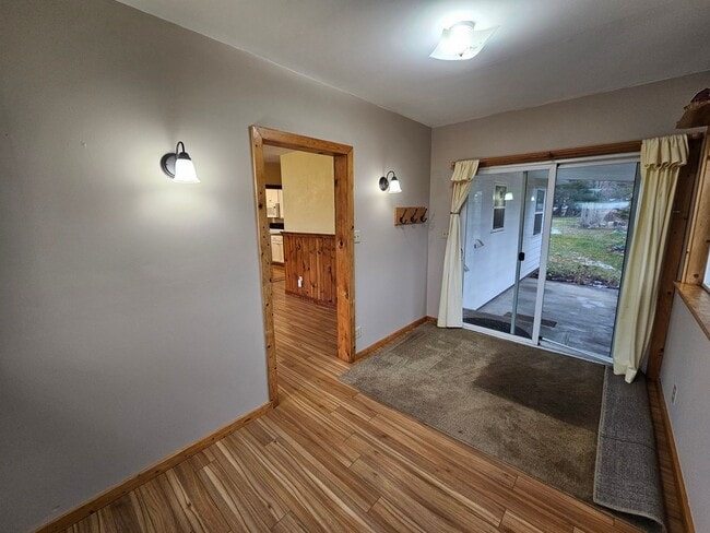 Building Photo - 3710 E Chattaroy Rd