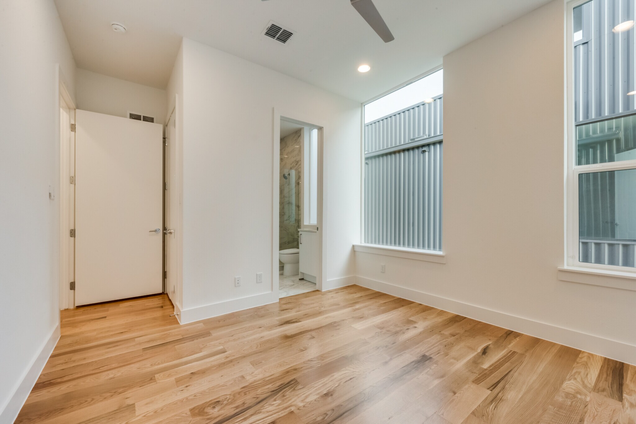 Building Photo - 1906 Annex Ave