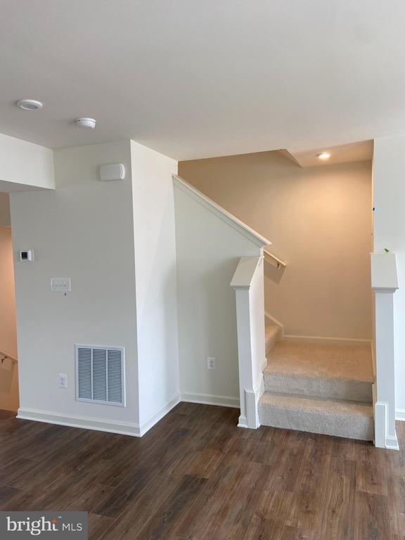 Building Photo - 263 Clifton Mnr