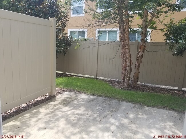 Building Photo - Beautiful 3 bedrooms 2.5 baths townhouse with 1 car garage in Tuscany Place