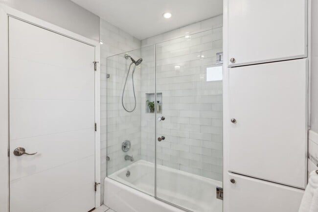 Building Photo - Daly City - Easy Commute Single Family Hom...