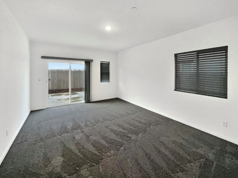 Building Photo - 12153 Alamosa Dr