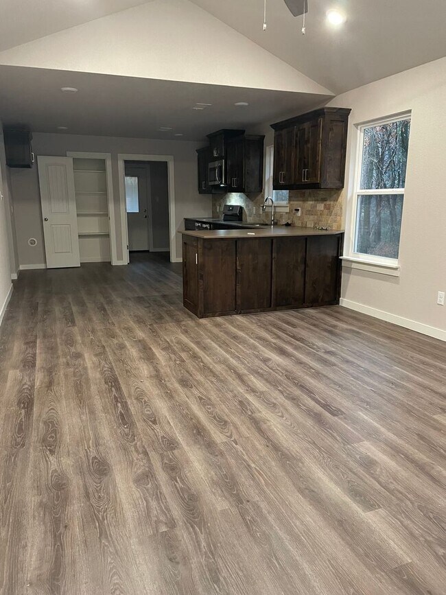 Building Photo - Three Bedroom/Two Bath home---Ask about Move In Special