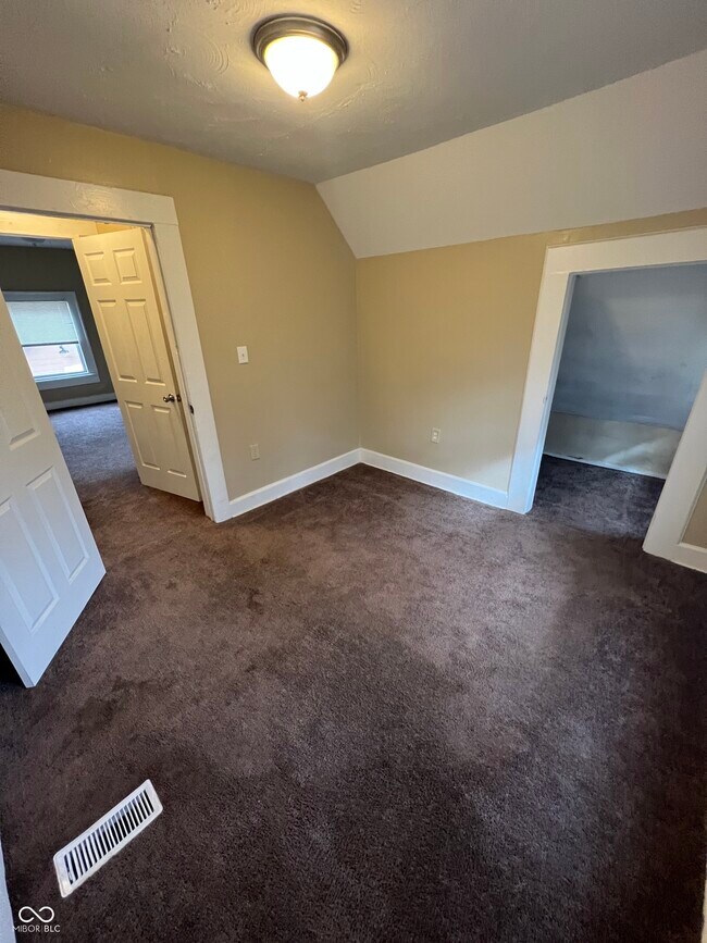 Building Photo - 2821 E 13th St