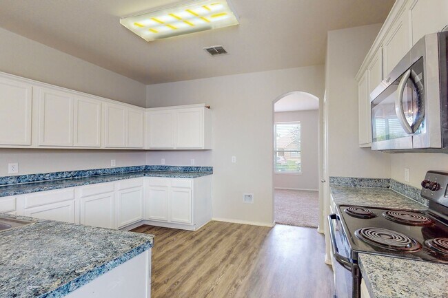 Building Photo - ***Pre-Marketing*** Great Home with Room T...