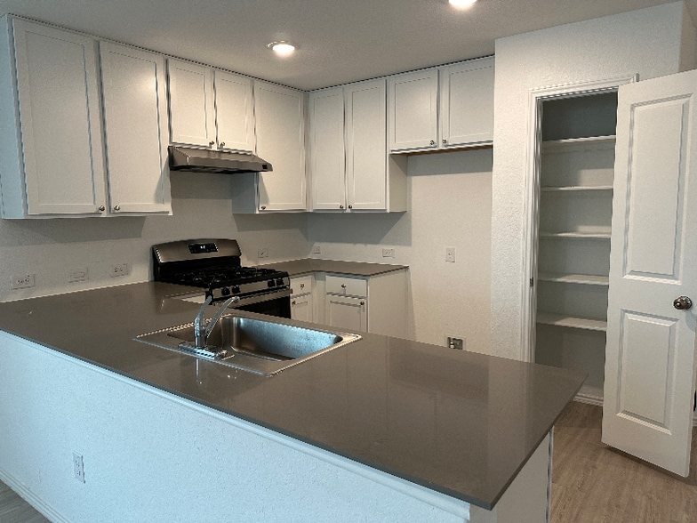 Building Photo - 4918 Legacy Trl