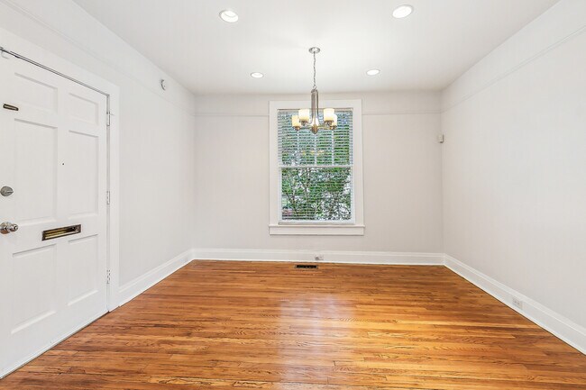 Building Photo - 2506 State St