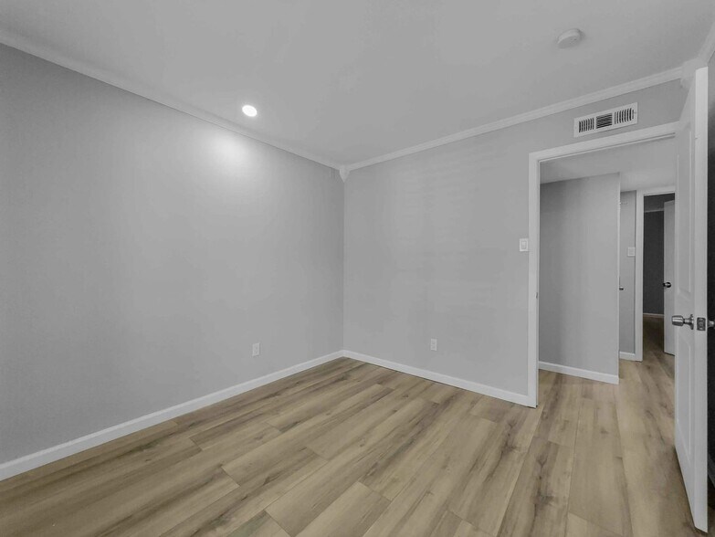 Building Photo - 4917 Woodruff Dr