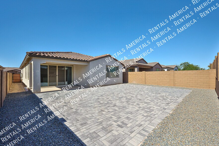 Building Photo - 1625 W la Mirada Dr
