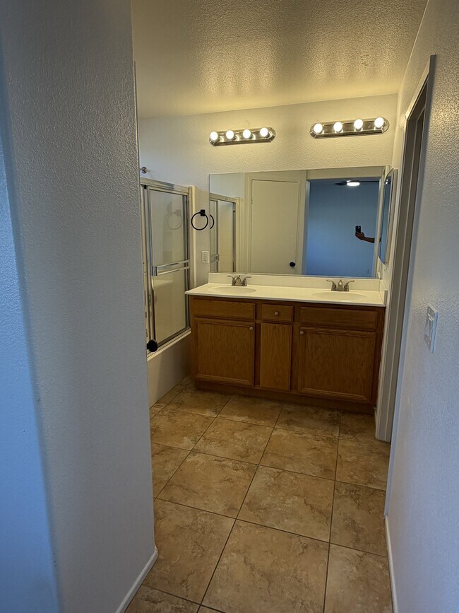 Building Photo - 10755 Arabian Ct