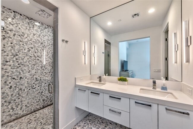 Building Photo - 702 Blackrock Rim Dr