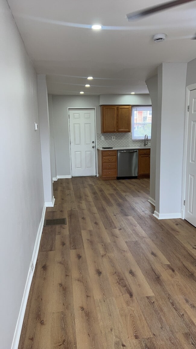 Building Photo - 3802 Lyndale Ave