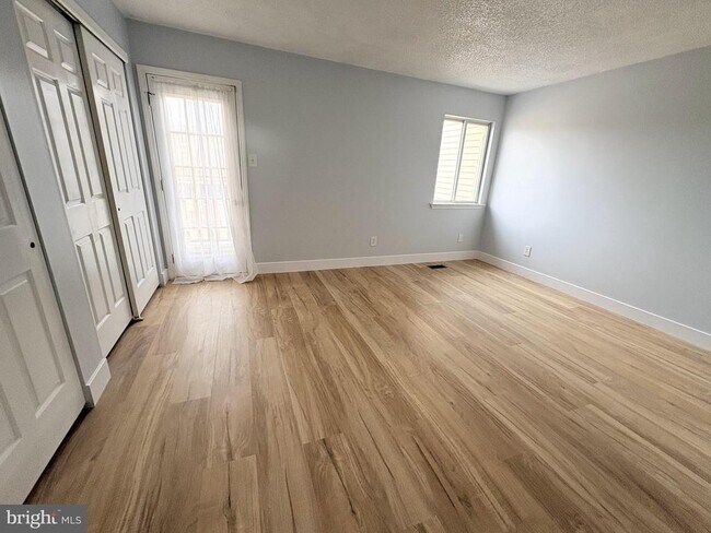 Building Photo - 306 Paddock Dr