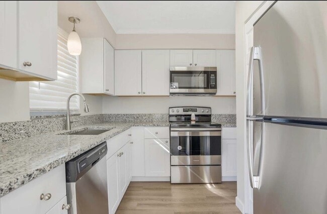 Building Photo - 854 Silver Oak Ct