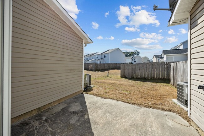Building Photo - Welcome to Marsh Oaks!