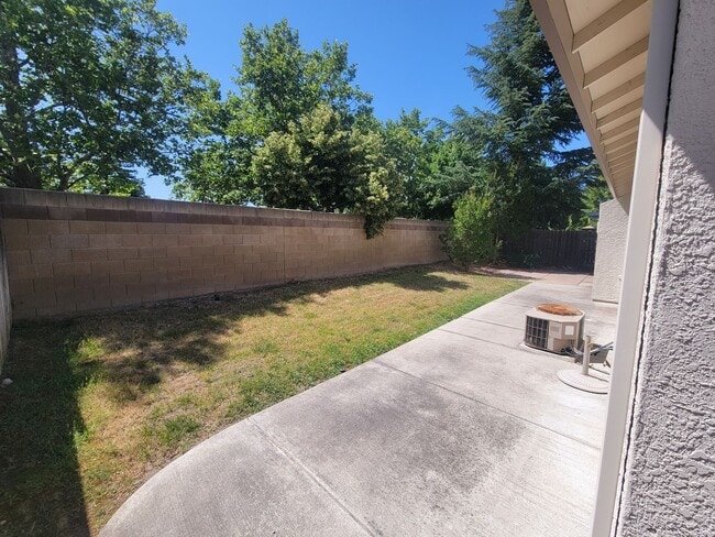 Building Photo - 8624 Banton Cir