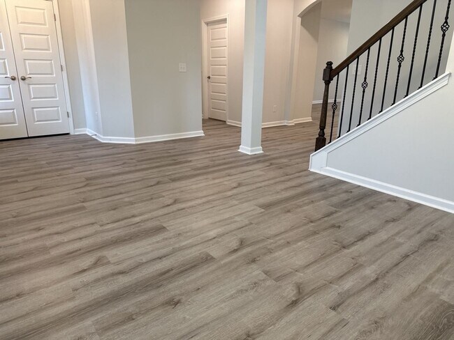 Building Photo - 5029 Castleoak Dr